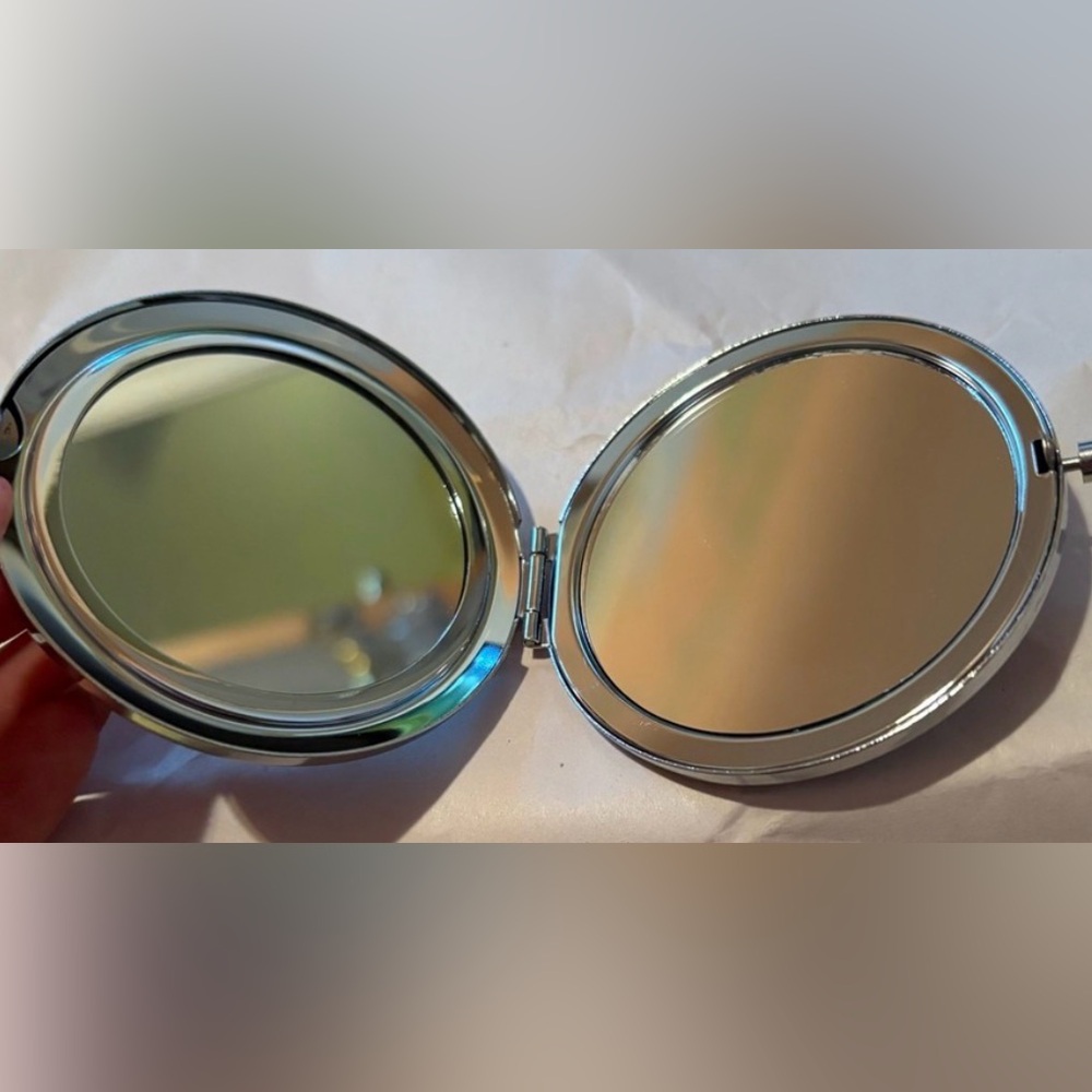 Silver Glitter Compact Mirror - Picture 2 of 2